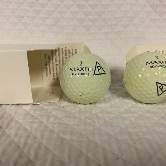 MaxFli Golf Balls 4 Sleeves 12 Pcs. - Picture 10 of 12